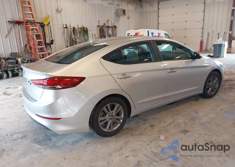 2018 Hyundai Elantra Value Edition z USA, uszkodzony, nr VIN 5NPD84LF0JH225542